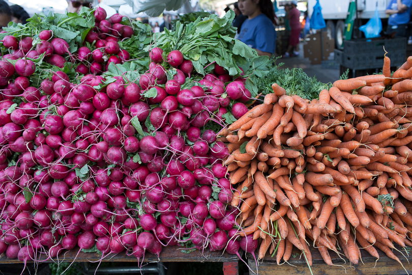 carrots-radishes-market-nancymoon-6724